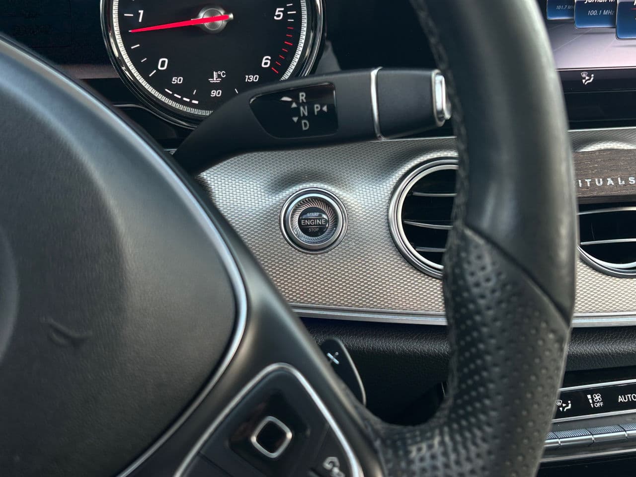 2016 Mercedes E 200 — Miniatură 10