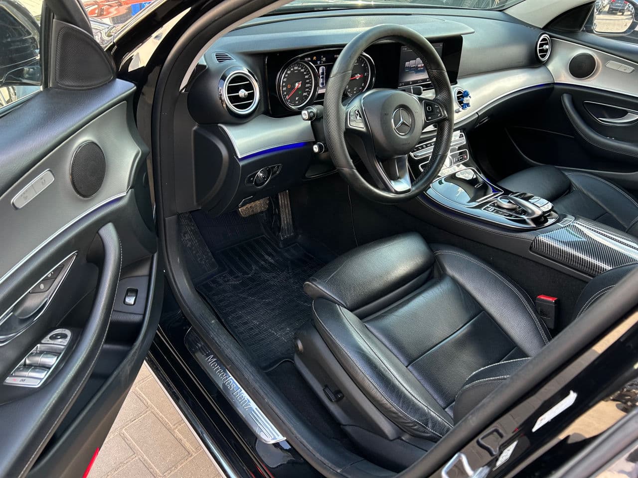 2016 Mercedes E 200 — Miniatură 5