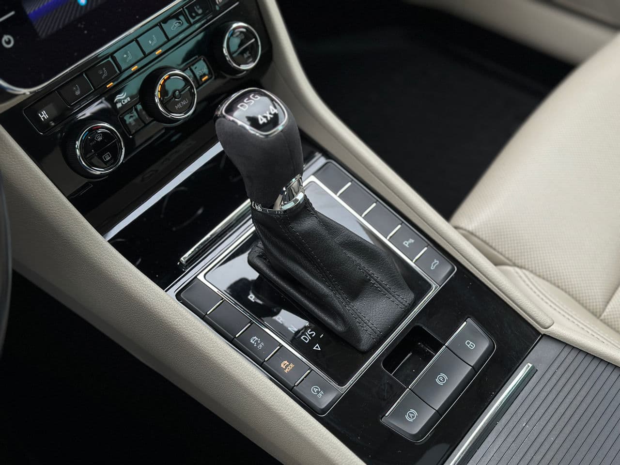 Skoda Superb 2018 — Миниатюра 14