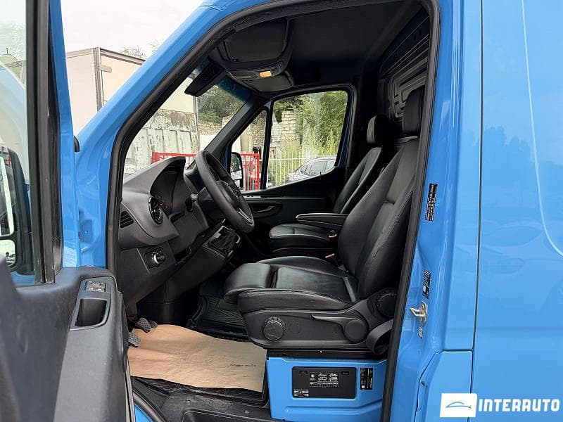 2020 Mercedes Sprinter — Miniatură 4