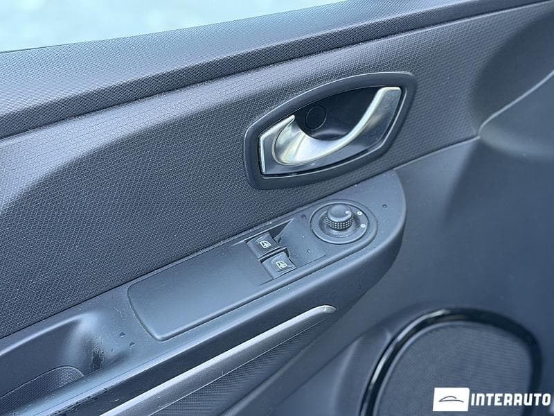 Renault Clio 2015 — Миниатюра 5