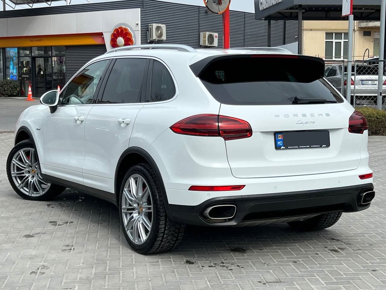 Porsche Cayenne 2016 — Миниатюра 4