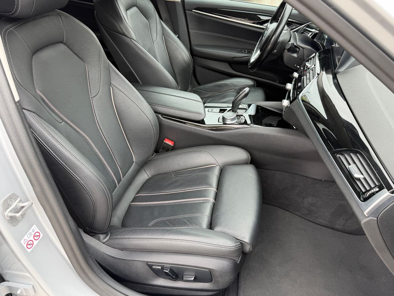 2020 BMW 520 — Miniatură 19