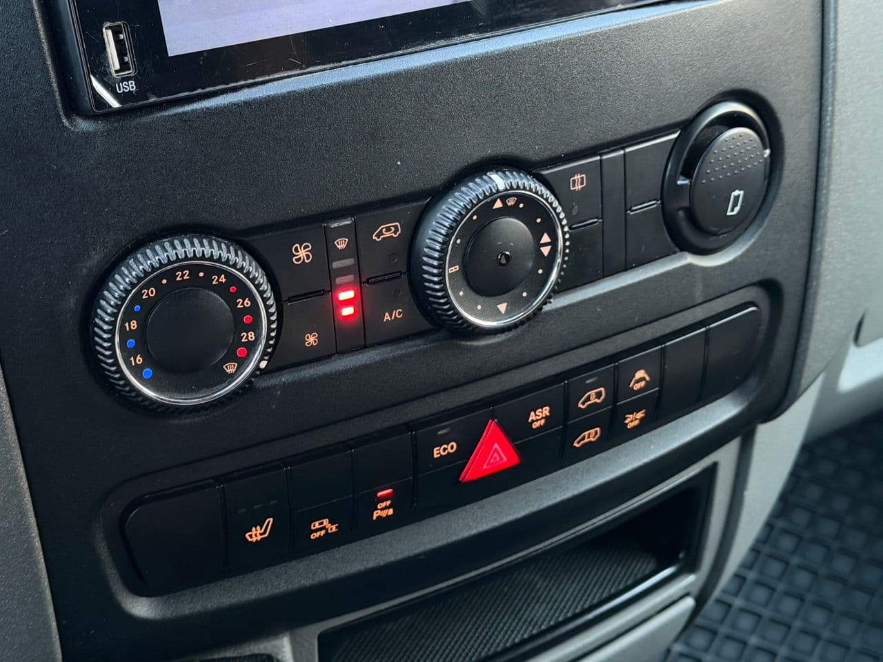 2014 Mercedes Sprinter — Miniatură 13