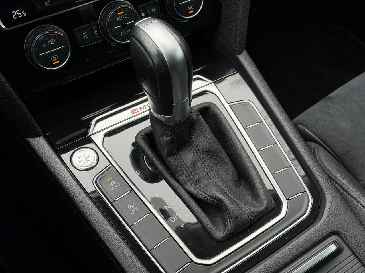 2019 Volkswagen Passat — Miniatură 16