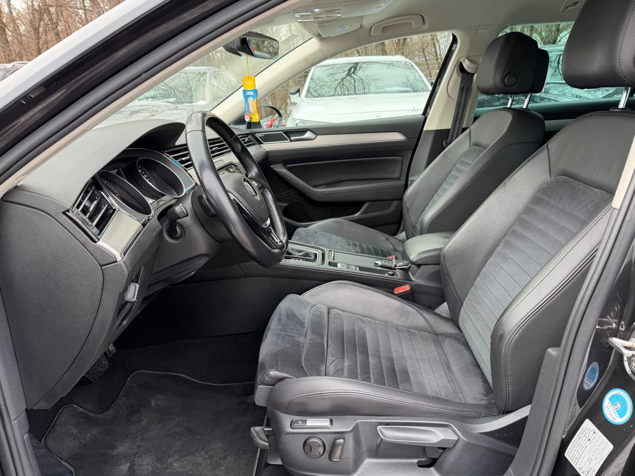 2019 Volkswagen Passat — Miniatură 6