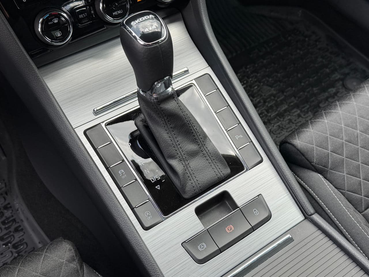 2023 Skoda Superb — Miniatură 14