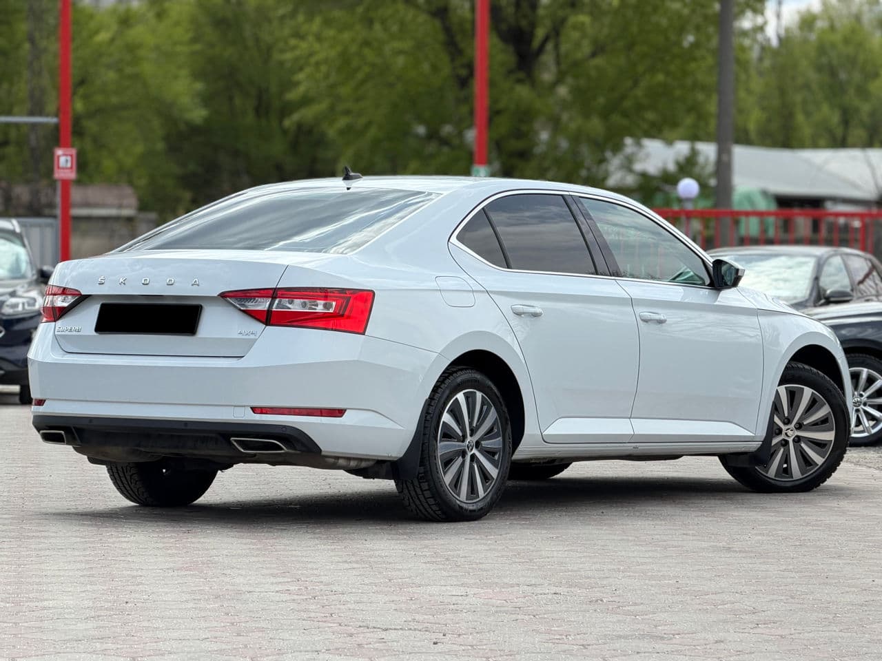 2023 Skoda Superb — Miniatură 2