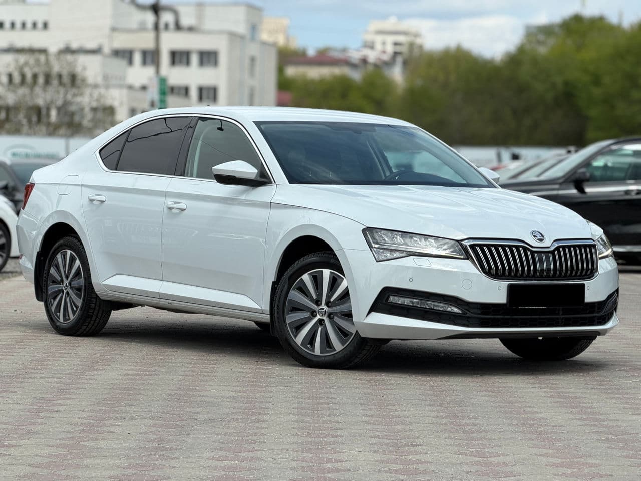2023 Skoda Superb — Miniatură 4