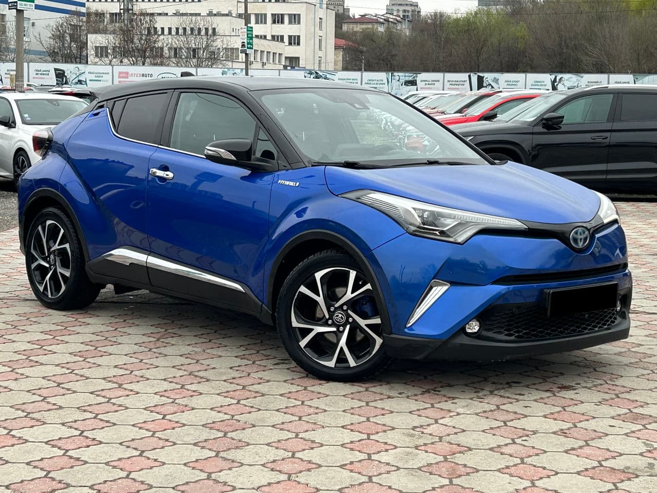 2017 Toyota C-HR — Miniatură 4