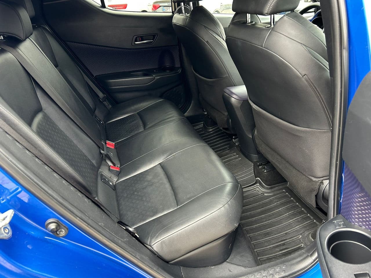 2017 Toyota C-HR — Miniatură 18