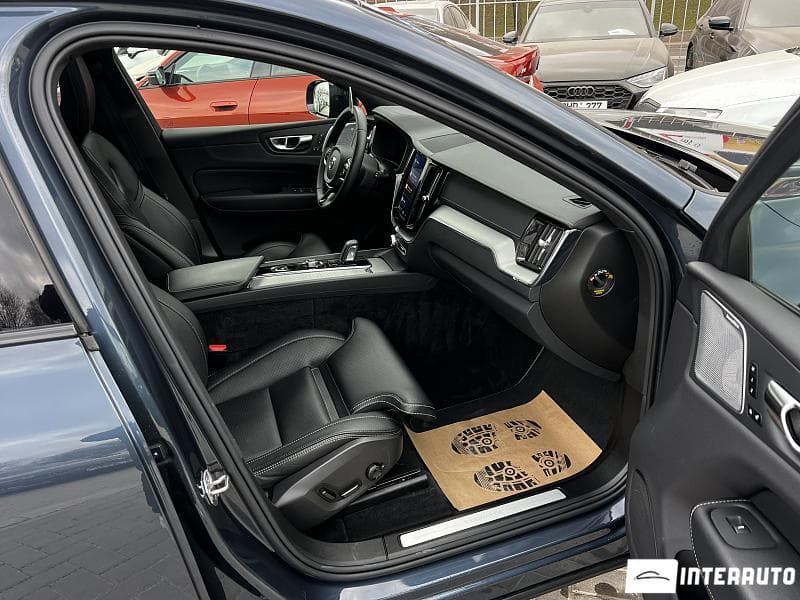 Volvo XC 60 2022 — Миниатюра 7
