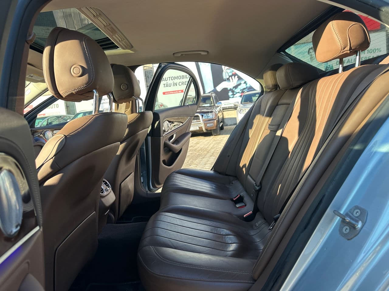 2016 Mercedes E 300 — Miniatură 15