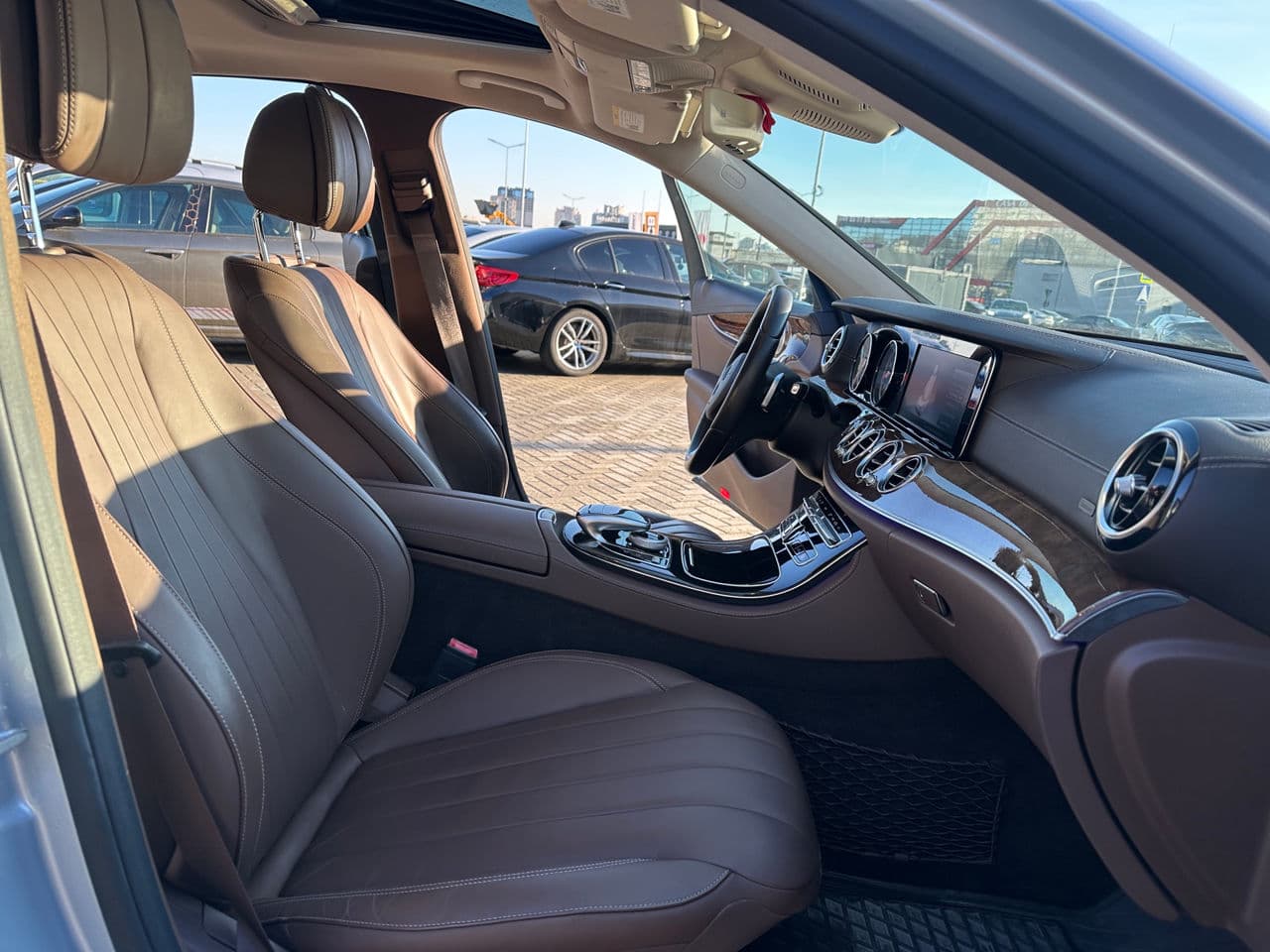 2016 Mercedes E 300 — Miniatură 17