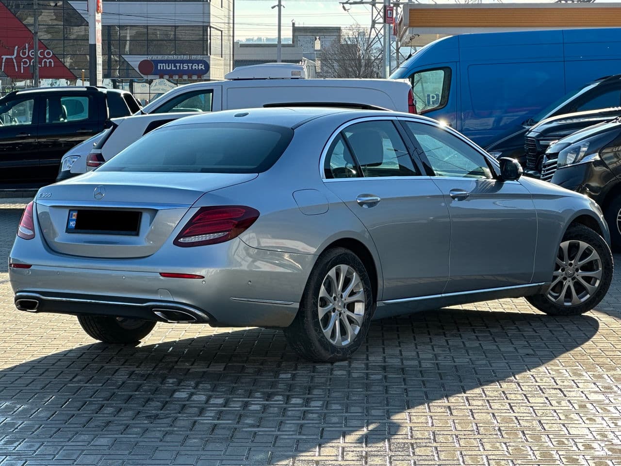 2016 Mercedes E 300 — Miniatură 3