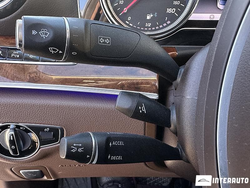 2016 Mercedes E 300 — Miniatură 23
