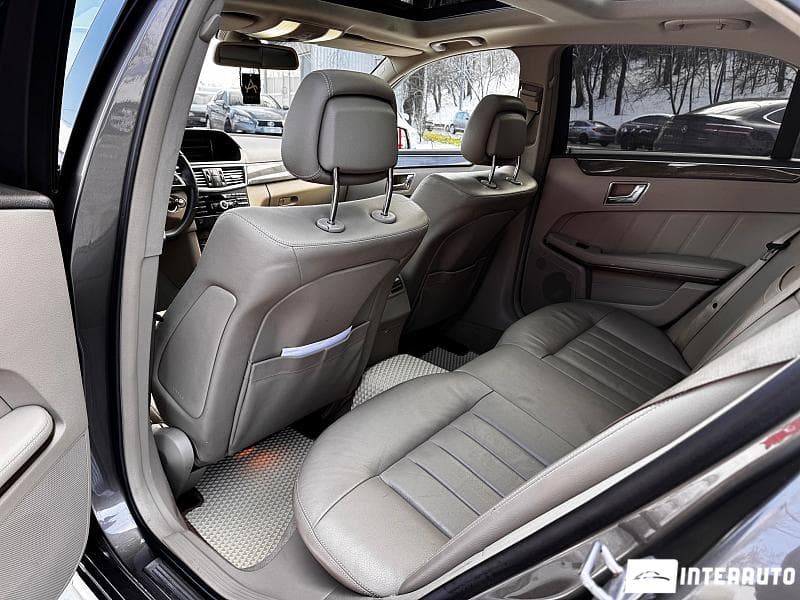 2009 Mercedes E 350 — Miniatură 18