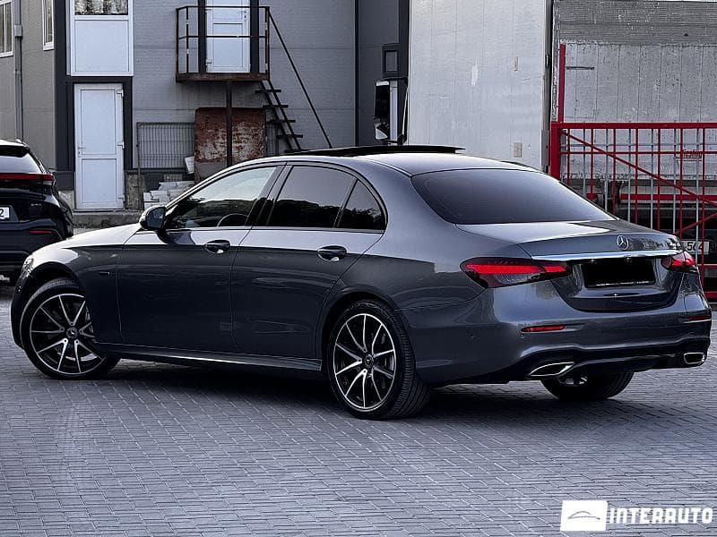 2020 Mercedes E 300e — Miniatură 2