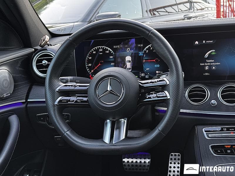 2020 Mercedes E 300e — Miniatură 10