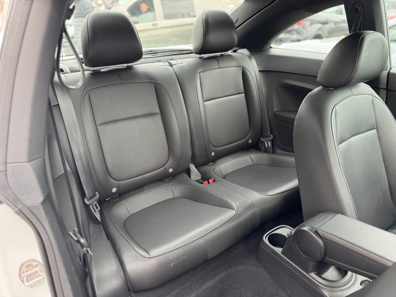 2017 Volkswagen Beetle — Miniatură 18
