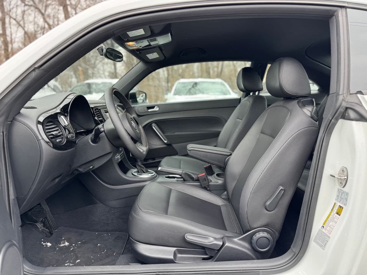 2017 Volkswagen Beetle — Miniatură 5