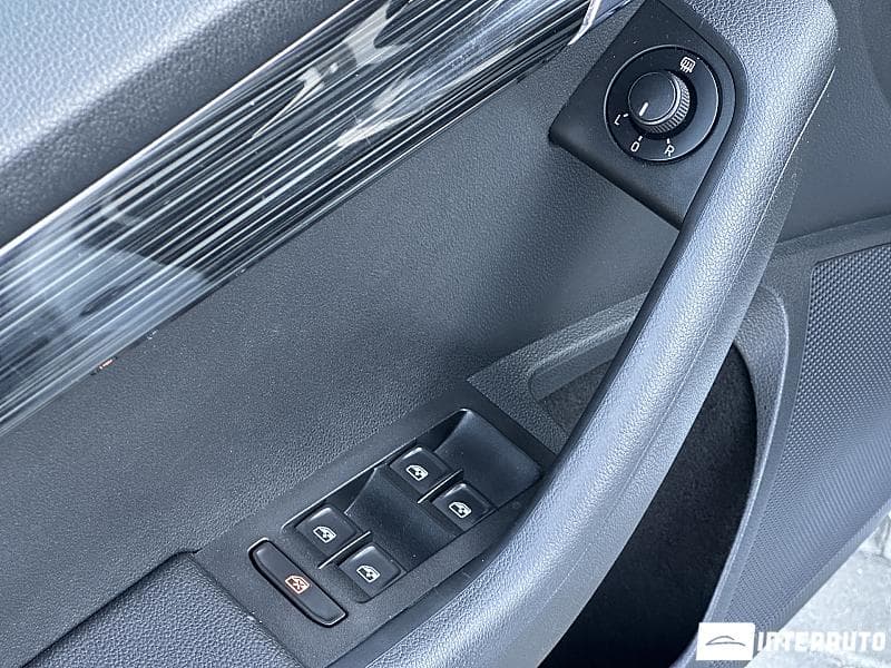 2017 Skoda Octavia — Miniatură 16