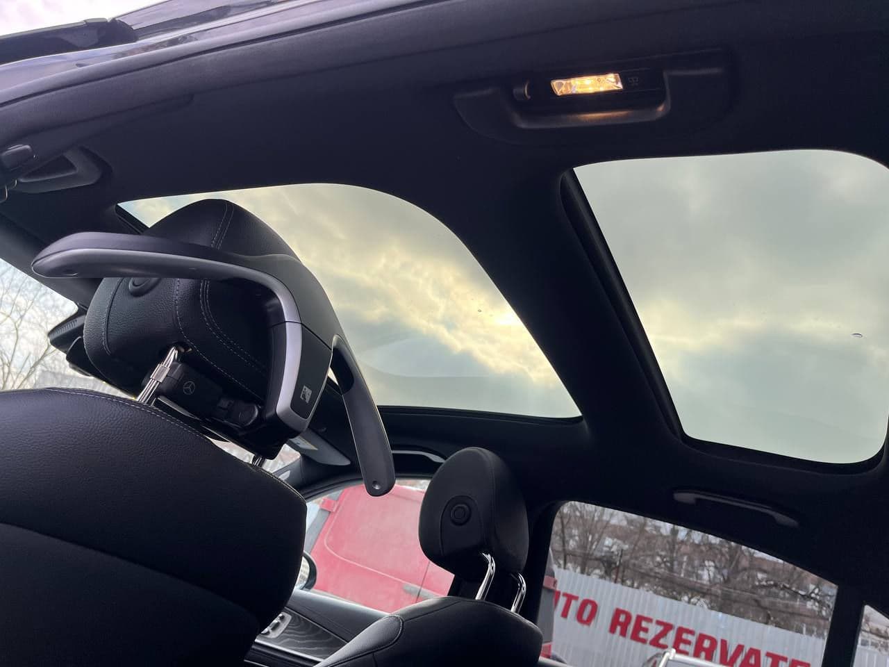 2020 Mercedes E 220 — Miniatură 19
