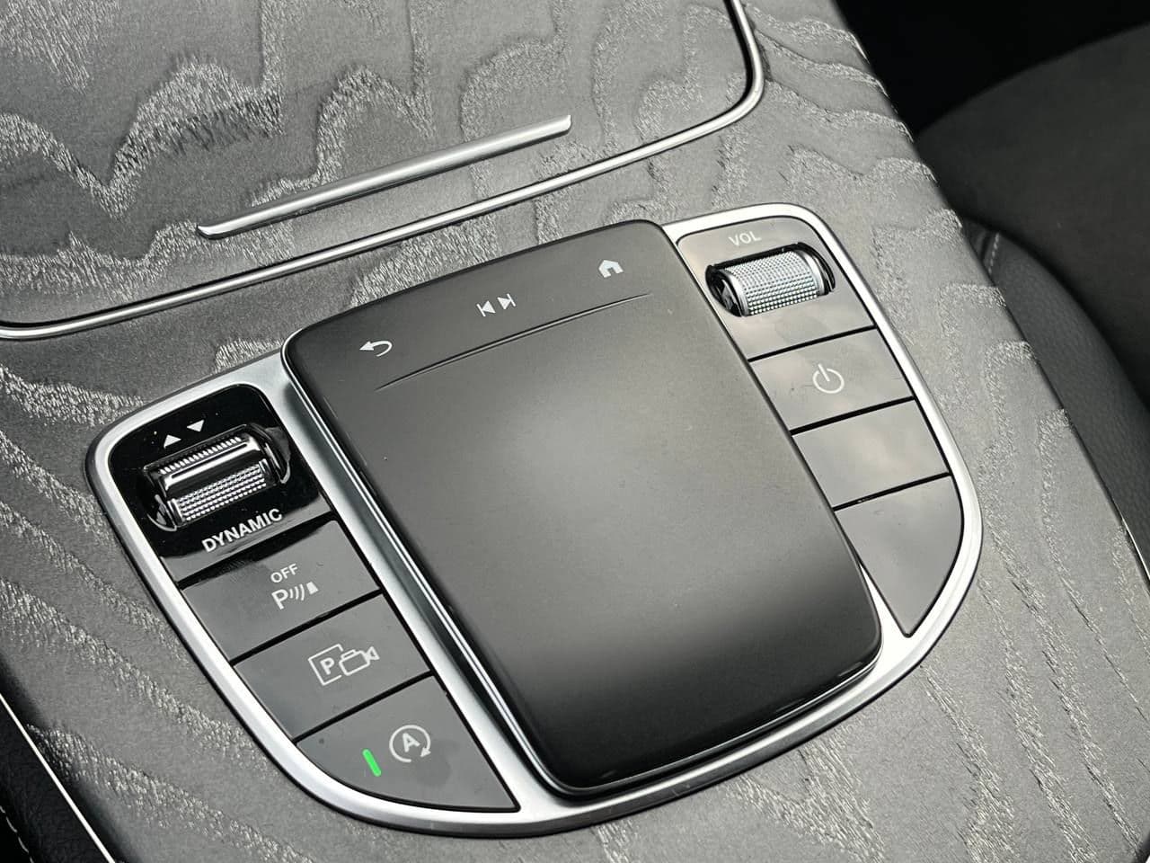 2020 Mercedes E 220 — Miniatură 18