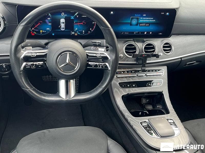 2020 Mercedes E 220 — Miniatură 9