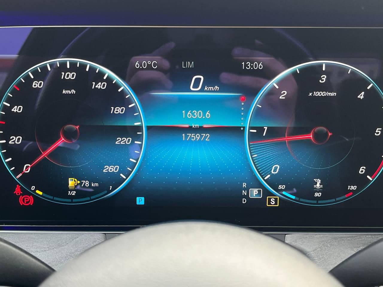 2020 Mercedes E 220 — Miniatură 10