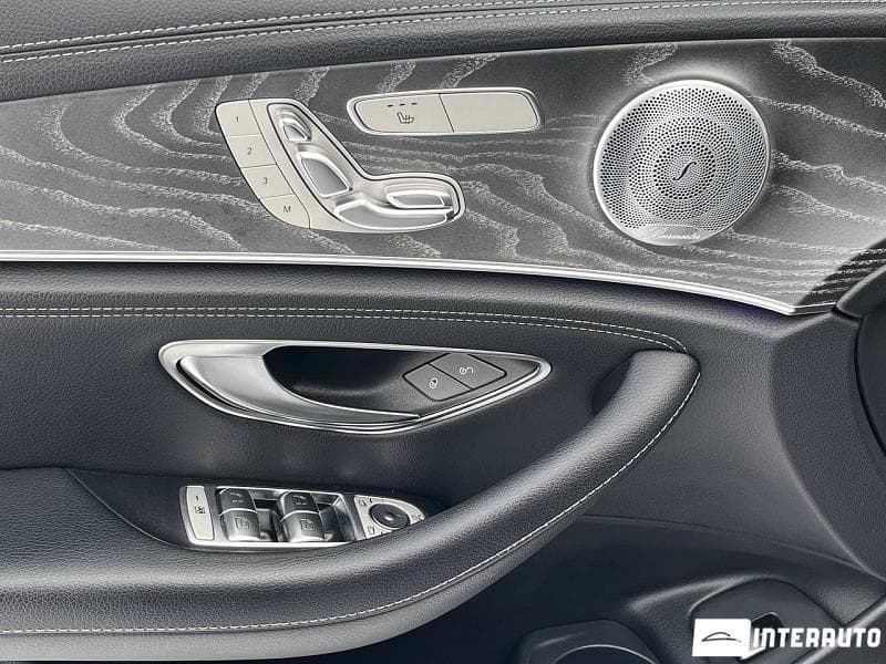 2020 Mercedes E 220 — Miniatură 6