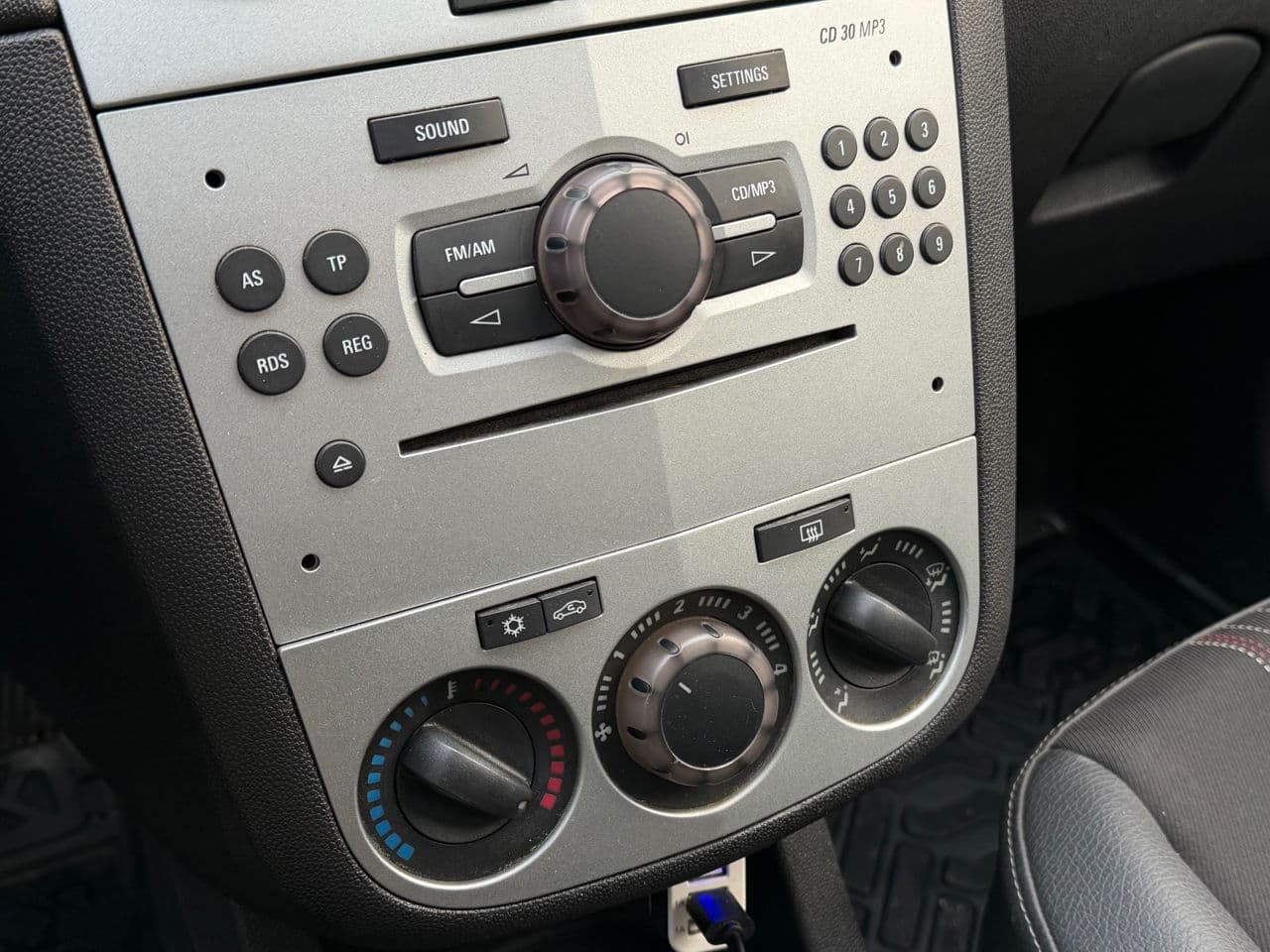 2012 Opel Corsa — Miniatură 12