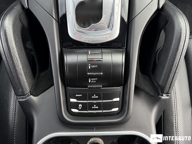 2016 Porsche Cayenne S Hybrid — Miniatură 13