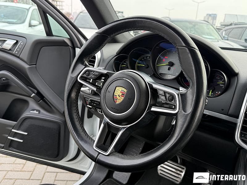 2016 Porsche Cayenne S Hybrid — Miniatură 7