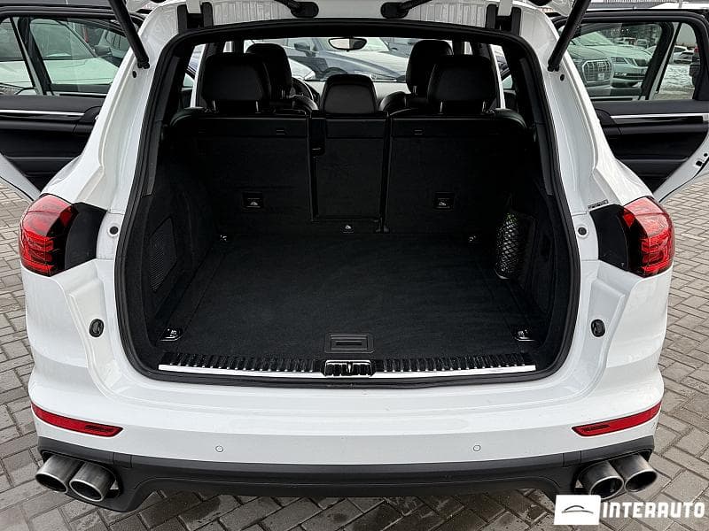 2016 Porsche Cayenne S Hybrid — Miniatură 24