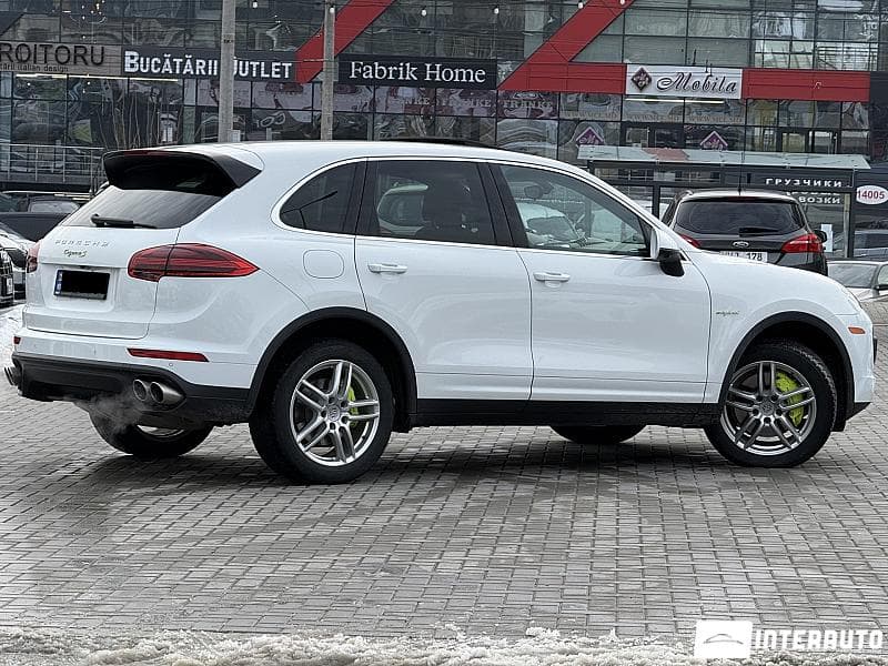 2016 Porsche Cayenne S Hybrid — Miniatură 3