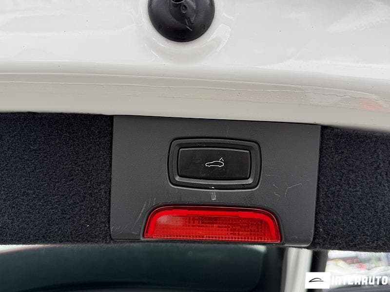 2016 Porsche Cayenne S Hybrid — Miniatură 23