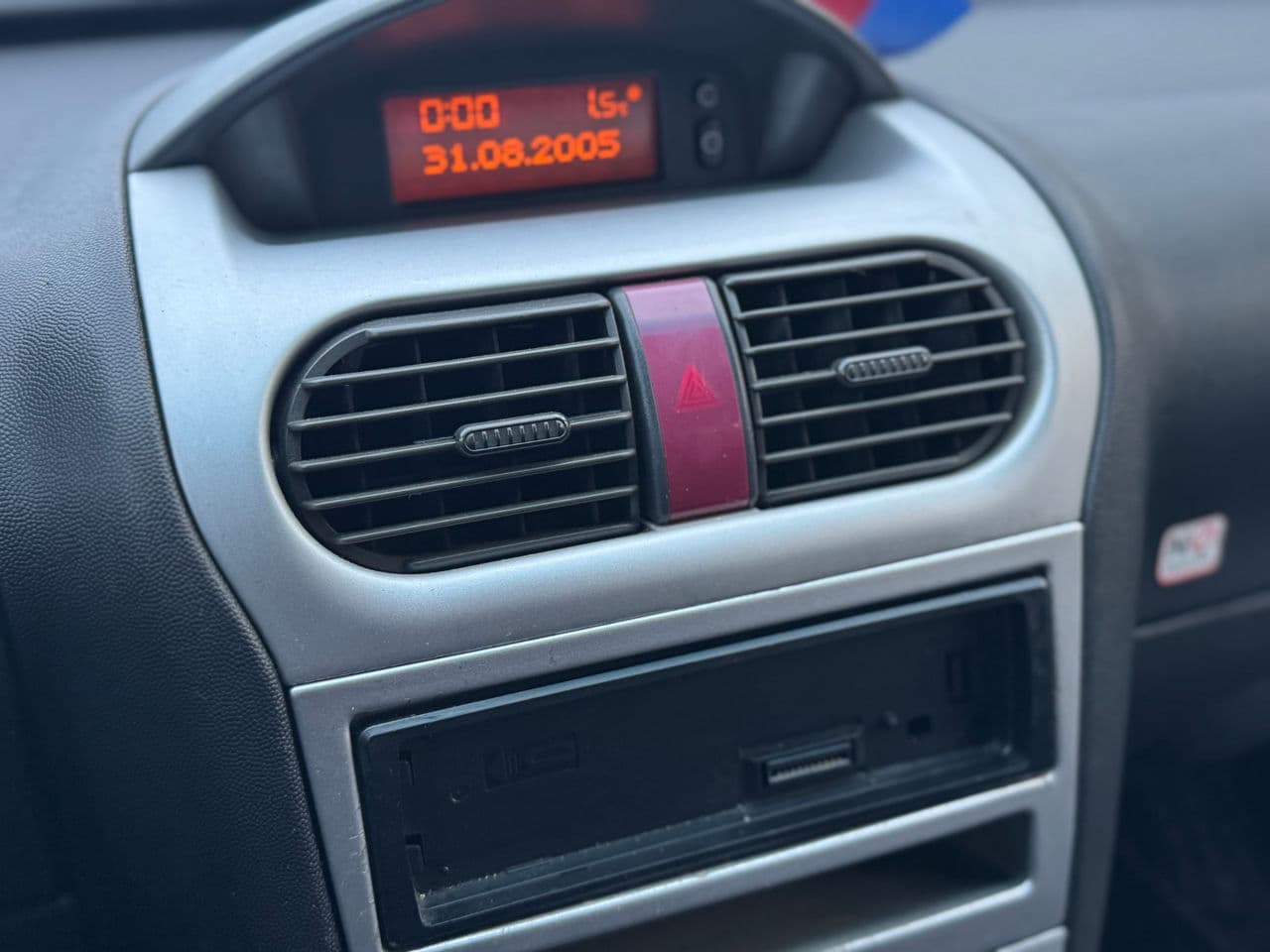 2005 Opel Corsa — Miniatură 11