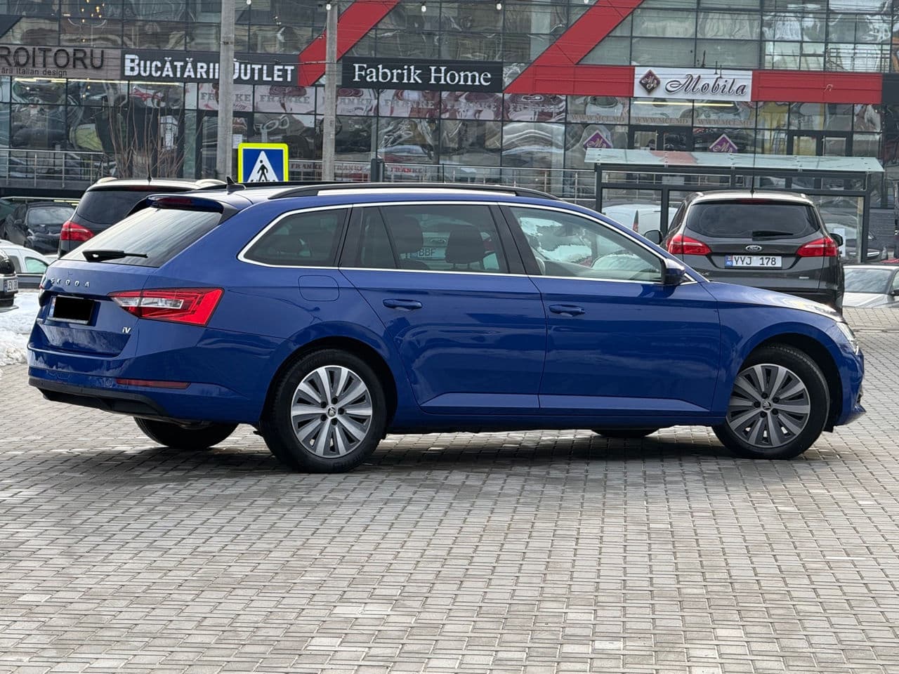 2021 Skoda Superb — Miniatură 3