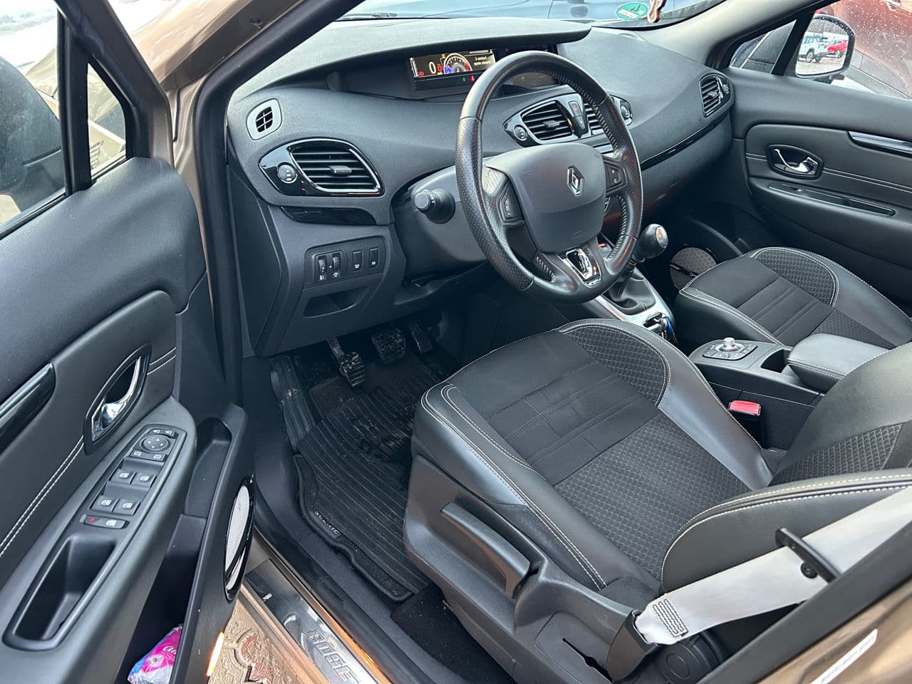 2015 Renault Scenic — Miniatură 5