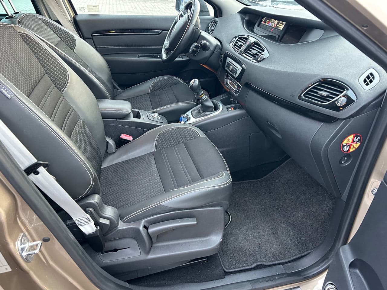 2015 Renault Scenic — Miniatură 14