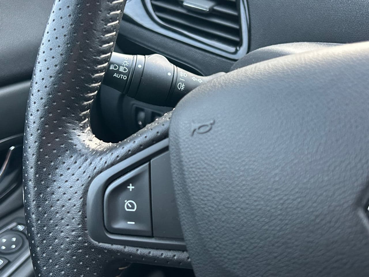 2015 Renault Scenic — Miniatură 9