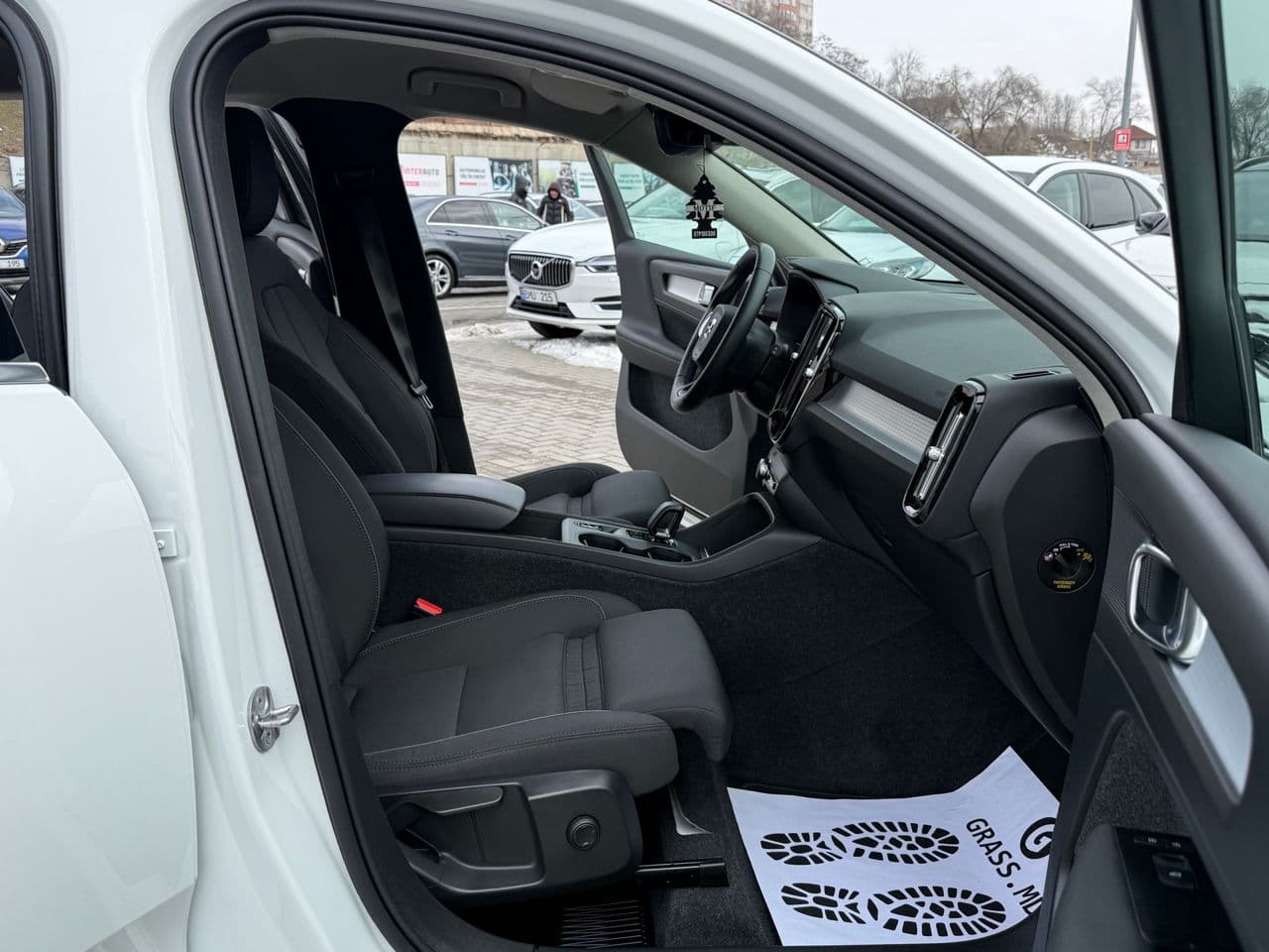 Volvo XC 40 2021 — Миниатюра 17
