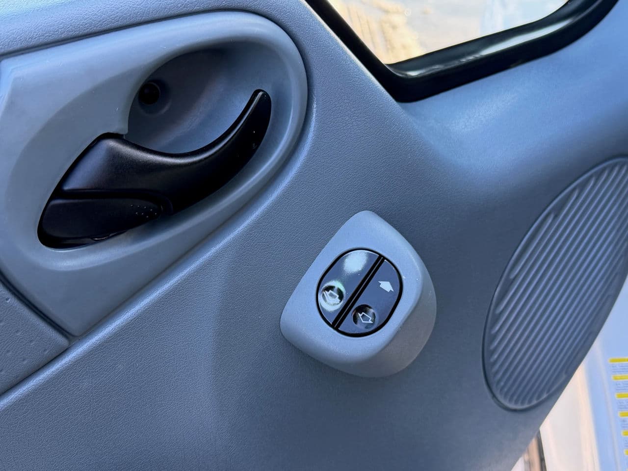 Ford Transit 2011 — Миниатюра 6