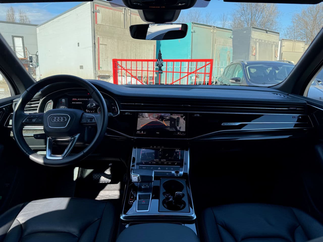 Audi Q7 2022 — Миниатюра 10