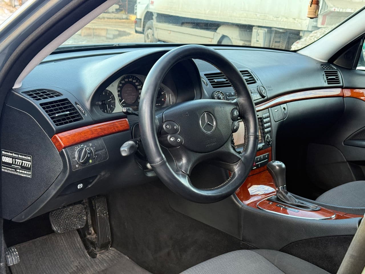 2006 Mercedes E 320 — Miniatură 5