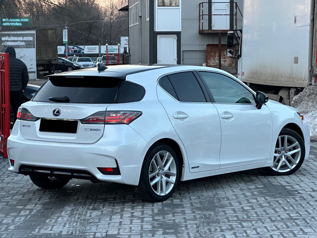 2016 Lexus CT 200h — Miniatură 4