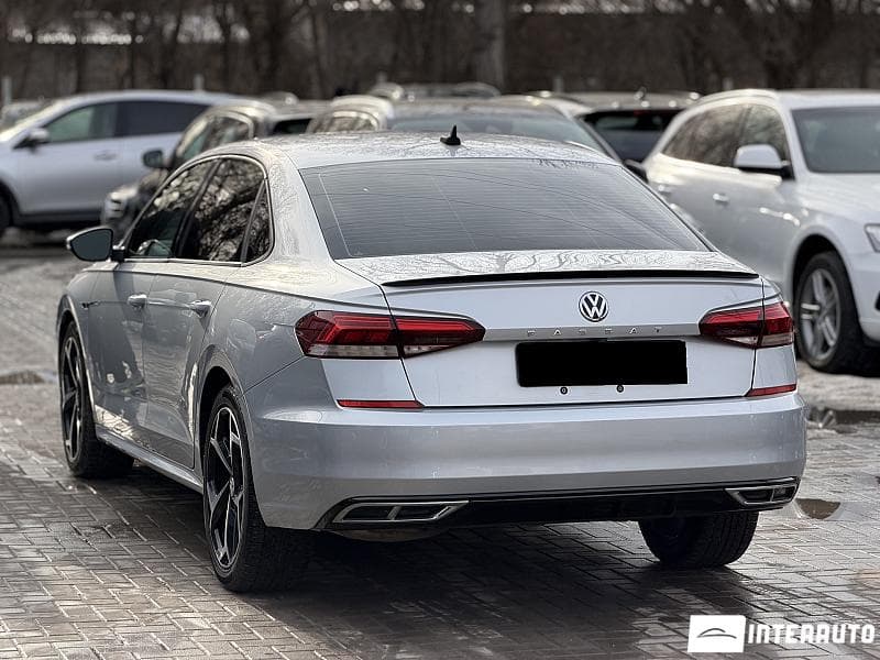 2019 Volkswagen Passat — Miniatură 2