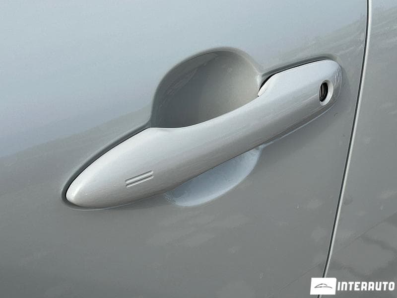2025 Toyota Corolla Cross — Miniatură 5