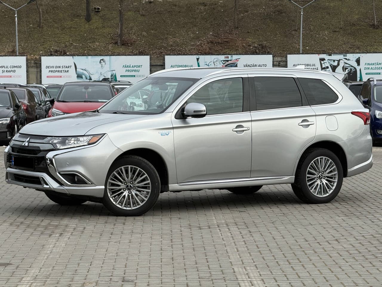Mitsubishi Outlander 2019 — Миниатюра 2